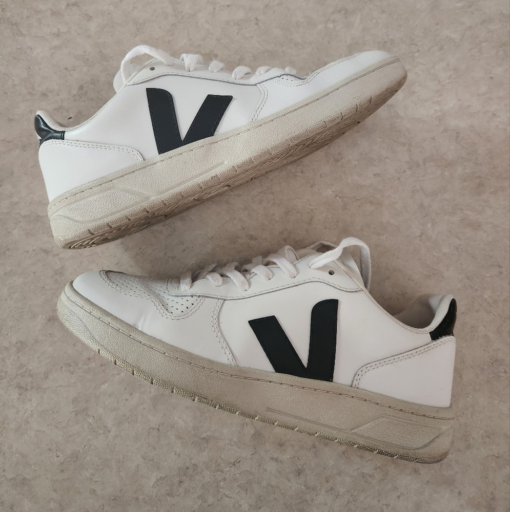 Veja V-10 Sneakers